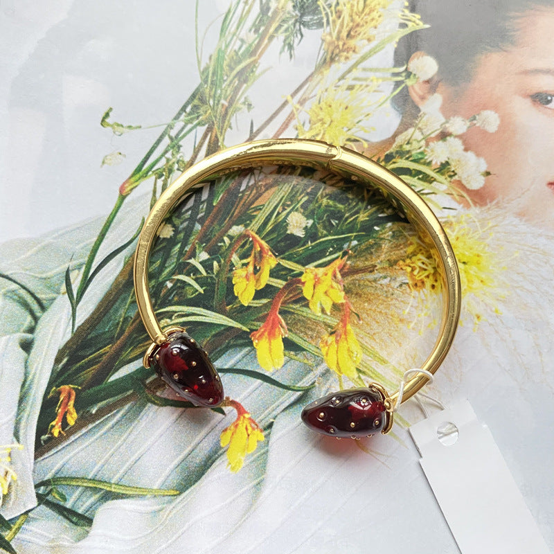 Rural Plant Red Resin Strawberry Pearl Gem Bracelet